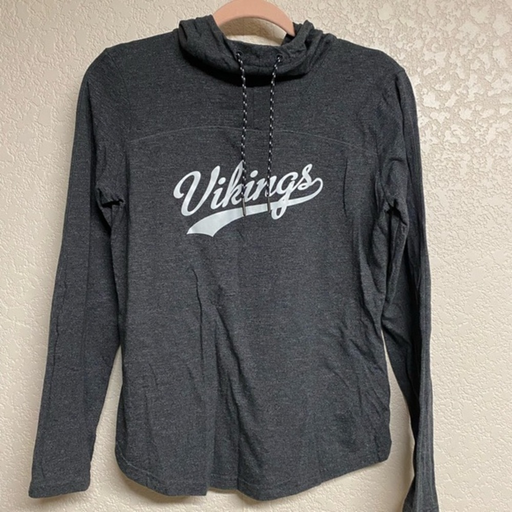 Columbia Women’s Gray Vikings Sleeve Hoodie Shirt